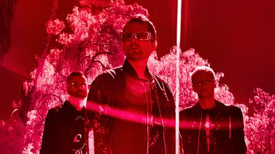 Découvrez l’audacieux nouveau single de Muse "Nightshift Superstar"