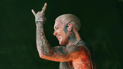 Bring Me The Horizon ressuscite l’un de ses premiers classiques en...