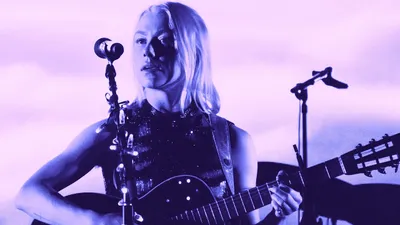 Phoebe Bridgers interdit les téléphones, ses fans la dessinent en...