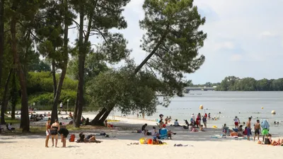 La baignade de la plage de Bordeaux-Lac de nouveau surveillée :...