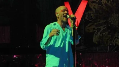 R.E.M. célèbre les 25 ans de Reveal avec un live inédit