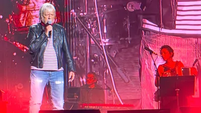 Renaud fête ses 50 ans de carrière avec ses amis