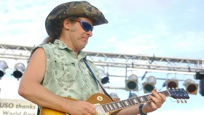 La légende Ted Nugent s’en prend à Jack White, Green Day et Tom...