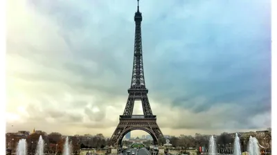 La tour Eiffel se transforme en cinéma pour quatre soirées...