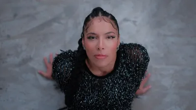 Zaho revisite « Caroline » de MC Solaar sur son nouveau single «...