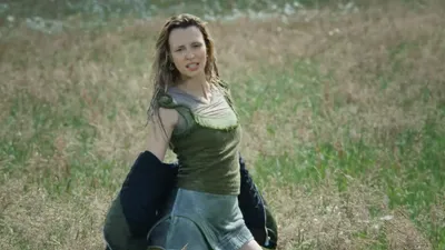 Angèle dévoile le clip de son nouveau single "Dis-Le" aujourd’hui à...