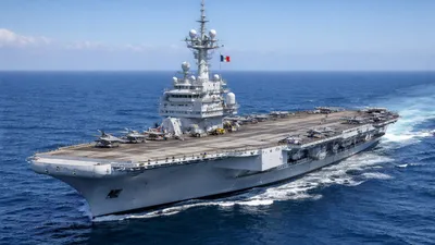 Le Charles de Gaulle en route vers la Méditerranée 