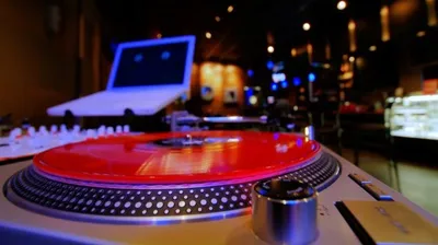 Une immense braderie dédiée à la musique débarque près de Paris