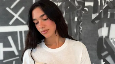 Dua Lipa soutient les manifestations contre un projet immobilier de...