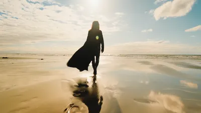 Mylène Farmer dévoile la bande-annonce spectaculaire d’Égrégore