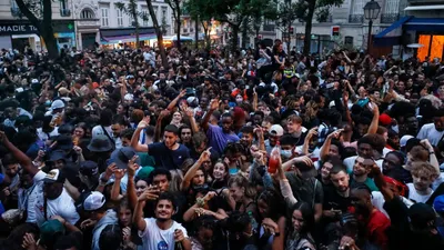 Les britanniques prêts à tout pour la fête de la musique à Paris ! 