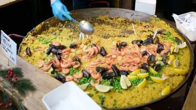 Paella le soir, le piège à touristes en Espagne !