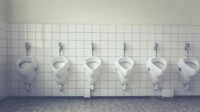 Un urinoir anti-éclaboussures : quand la physique s’attaque à un...