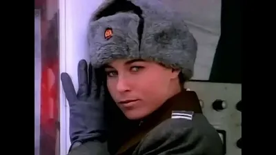 "Nikita" : quand Elton John chante l’amour interdit derrière le Mur