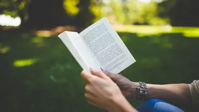 Roman écrit par une IA : à qui appartiennent les droits d’auteur ?