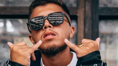 Hamza prend les tout le monde de court avec l'EP surprise "Public...