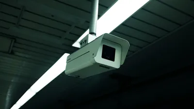 Caméras dans les crèches et les Ehpad : peut-on vraiment filmer les...