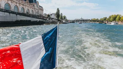 Uber Boat : l'apéro sur l'eau débarque en France