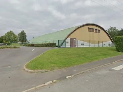 Feux, nuisances sonores et tensions : des jeunes impliqués dans un...