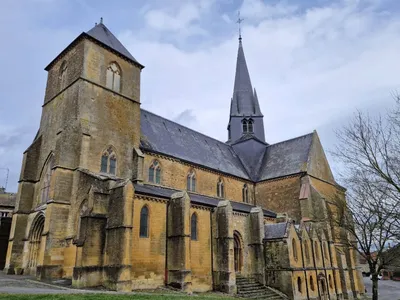 Ardennes - L'église d'une commune dégradée, deux jeunes pris sur le...