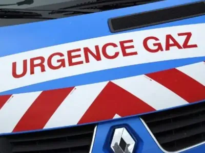 Des habitants regroupés dans une salle après une fuite de gaz