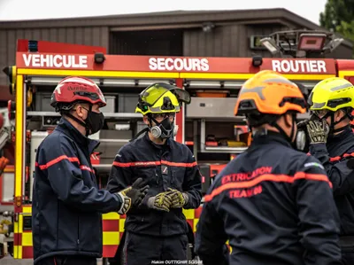 La circulation a été totalement interrompue sur la route nationale