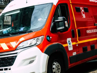 Ardennes - Un camion transportant 24 tonnes d'avoine se couche sur...
