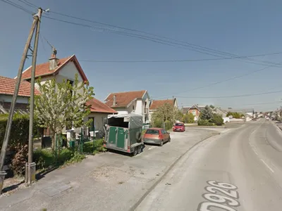 Une cheminée s'effondre dans une maison après un incendie