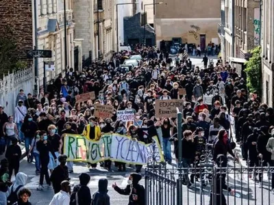 Mobilisation des lycéens et étudiants en France : le gouvernement...