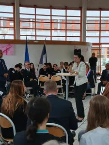 La visite de la ministre Sabrina Roubache fait réagir la CGT...