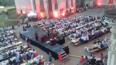 Le banquet médiéval est complet à Châteaudun