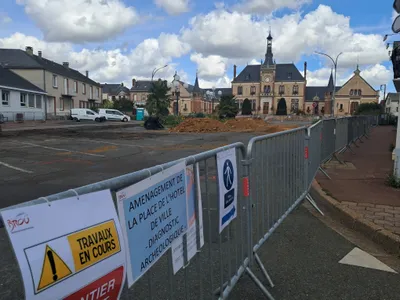 Réunion autour du projet d'aménagement de la place de l'Hôtel de...