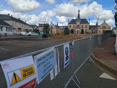 Réunion autour du projet d'aménagement de la place de l'Hôtel de...