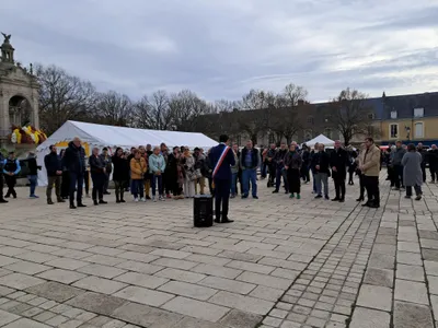 Attentats du 13 novembre à Paris, une minute de silence observée à...