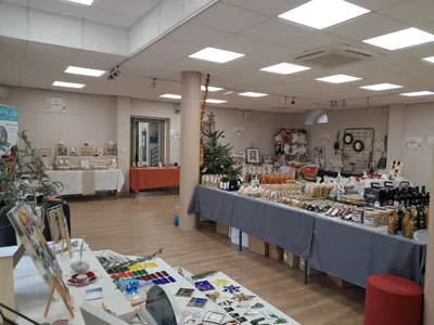 🔊Des produits locaux au pied du sapin à Orgères