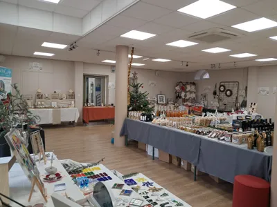 🔊Des produits locaux au pied du sapin à Orgères