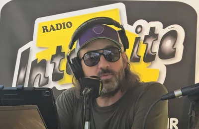 Jojo Fantaisie ? François le Français ? Fred Testot ? On ne sait...
