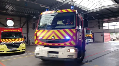 Un bâtiment désaffecté de 300m² en flammes