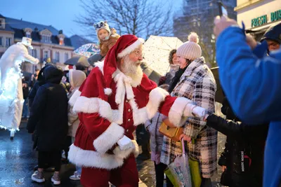 Père Noël, marché et déambulation à Chartres