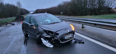 Un automobiliste force un barrage agricole