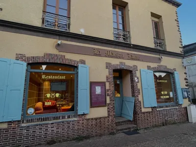 La Maison Jaune rouvre à Pontgoin avec une nouvelle équipe