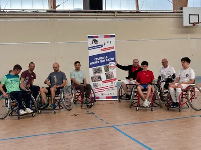 Une première séance de hockey fauteuil à Chartres