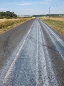 Du blanc sur le bitume pour affronter la canicule