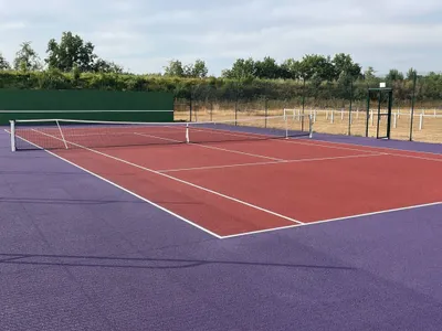 A Marboué, le terrain de tennis revit !
