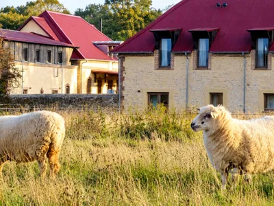 🔊 Grand Jardin, la ferme hôtelière inédite à Lamblore