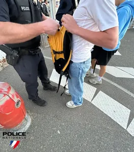 Des sacs fouillés par la Police au lycée Jehan-de-Beauce