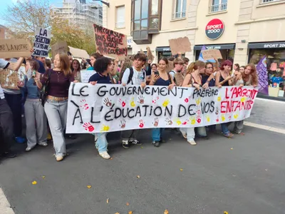 Chartres : mobilisés, les lycéens rejoignent la grève