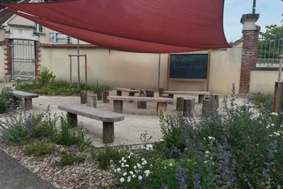 Opération renaturation pour une école de Gasville-Oisème