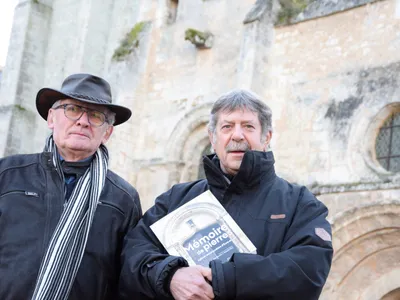 50 églises du département sur papier glacé