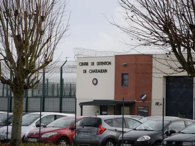 🔊 Portables en prison : Un détenu de Châteaudun multiplie les...